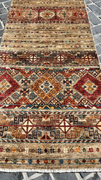 C35/169 Traditional Runner