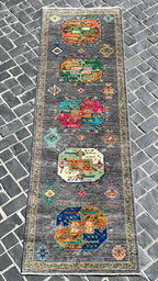 C33/149 Traditional Runner