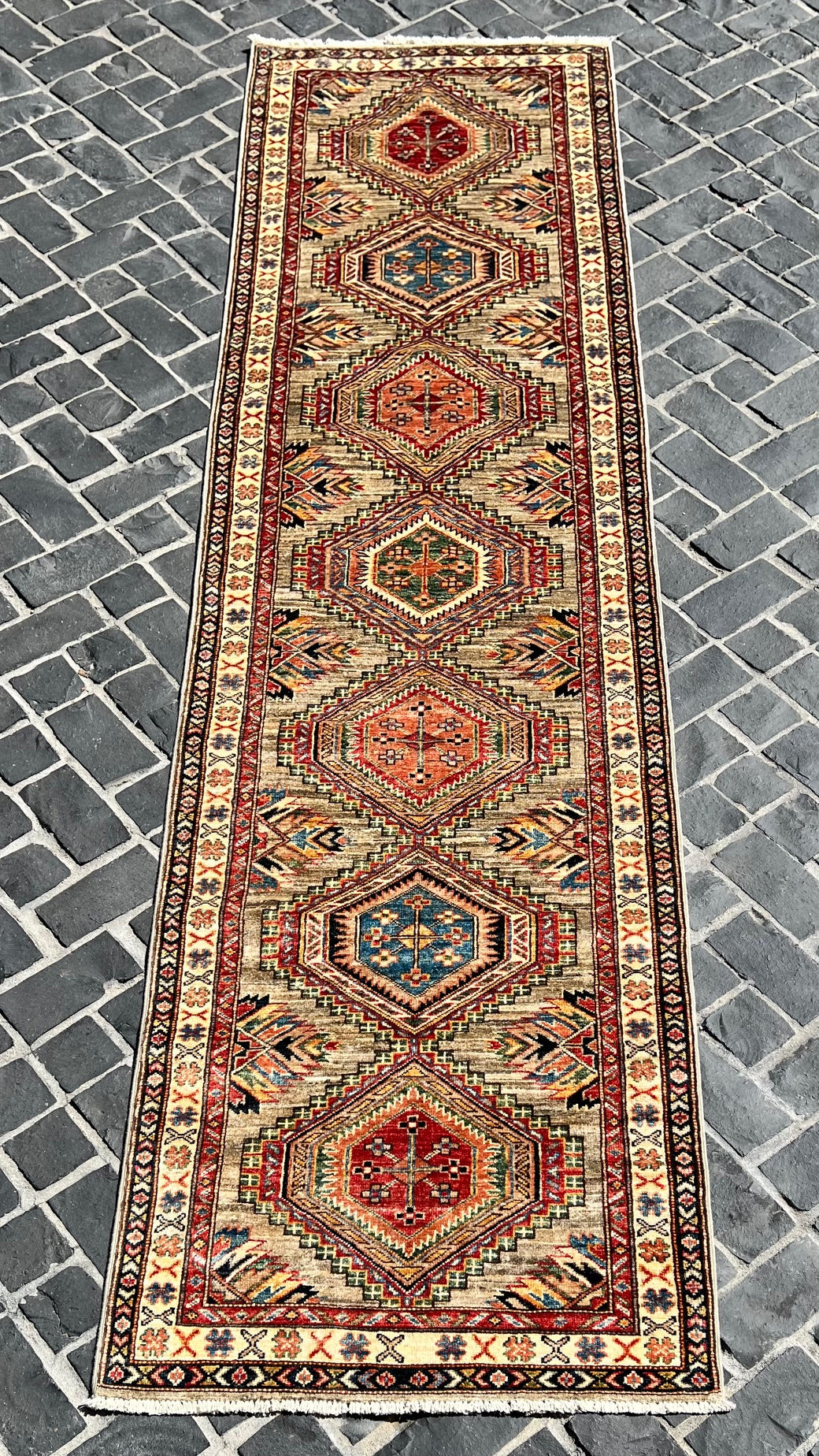 C33/152 Traditional Runner