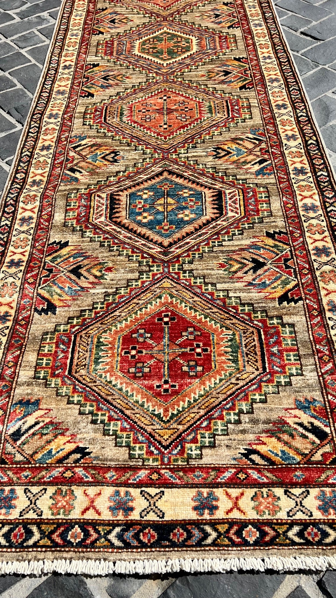 C33/152 Traditional Runner