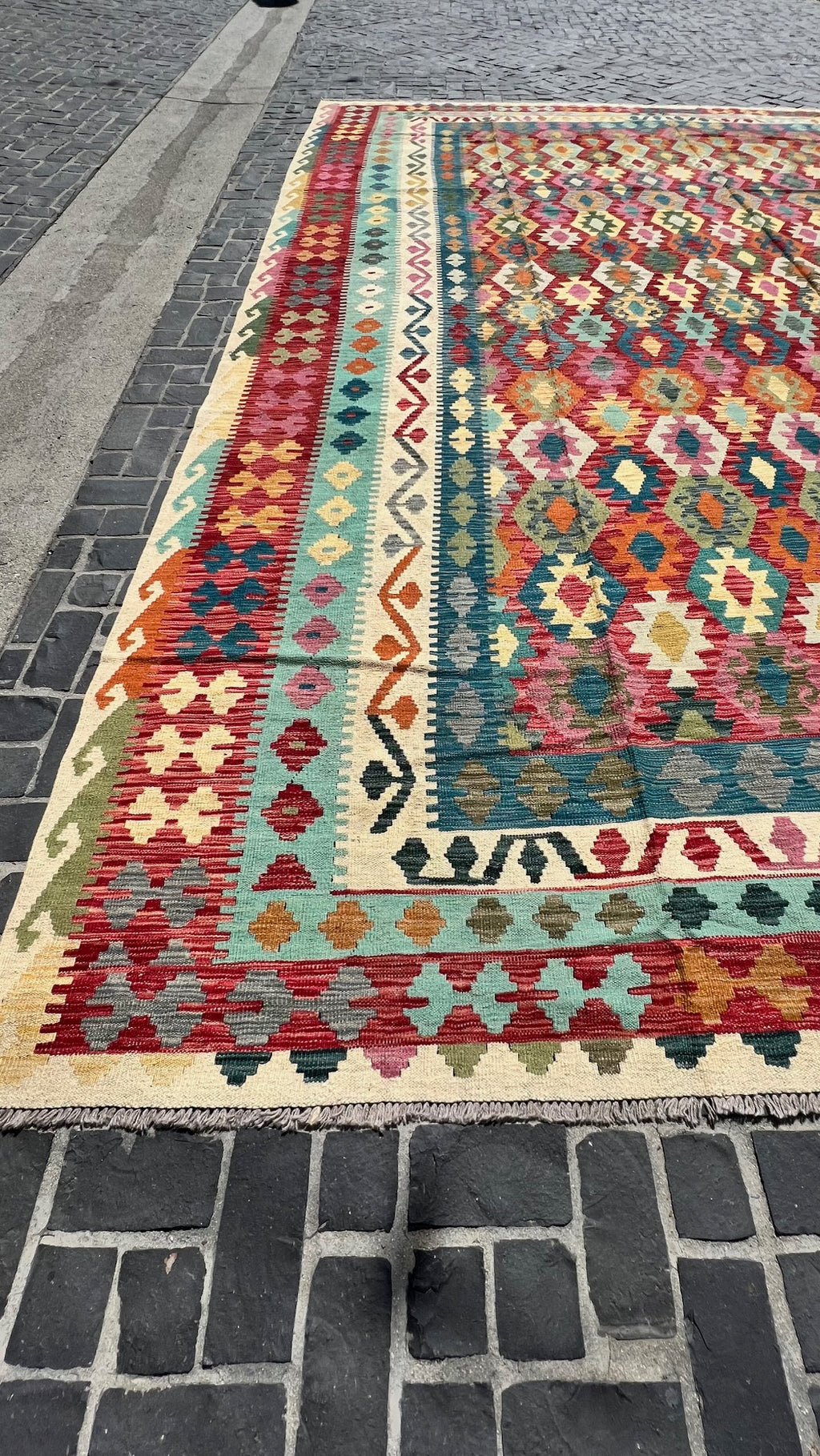 C85/383 Afgan Kilim
