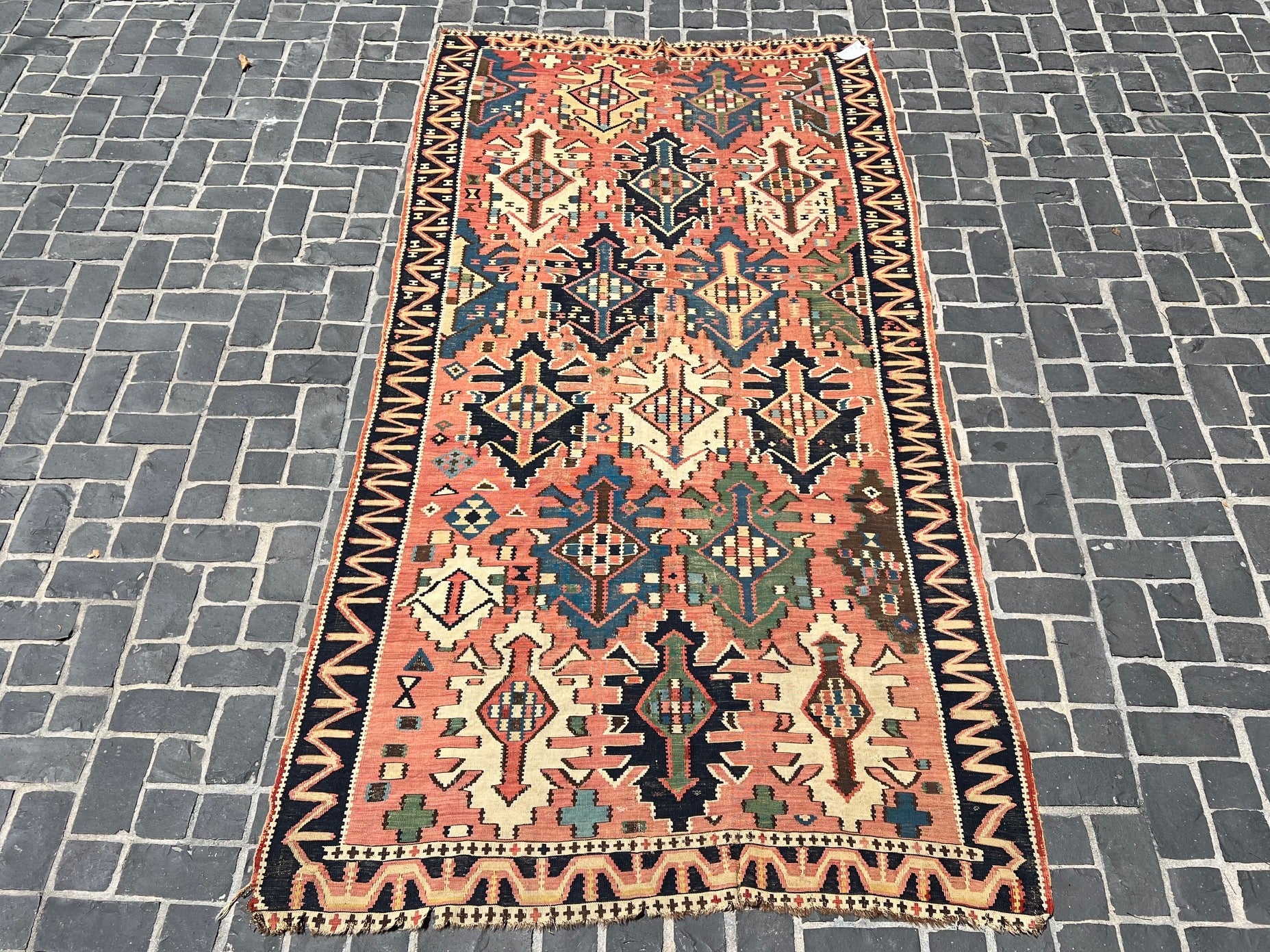 W81025 Kilim