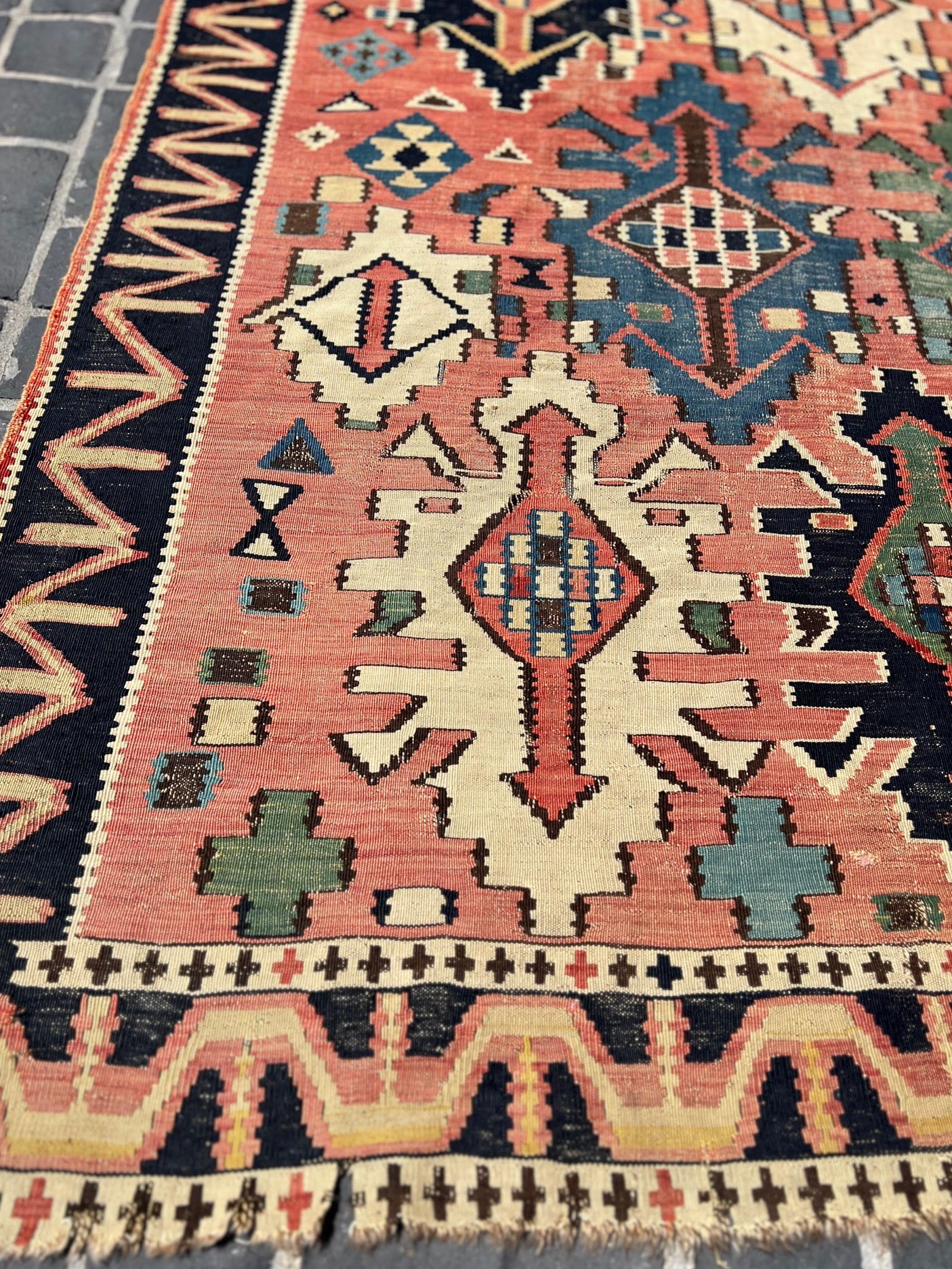 W81025 Kilim