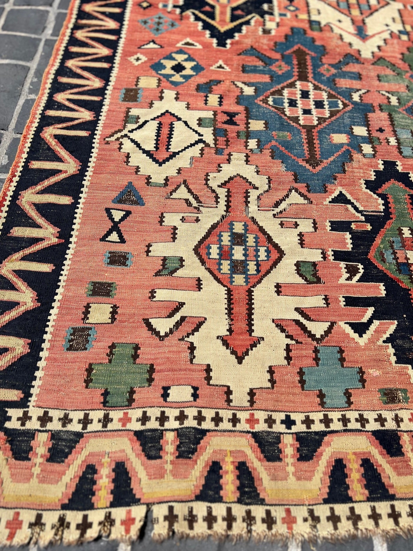 W81025 Kilim