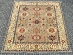 C22/76 Traditional Rug