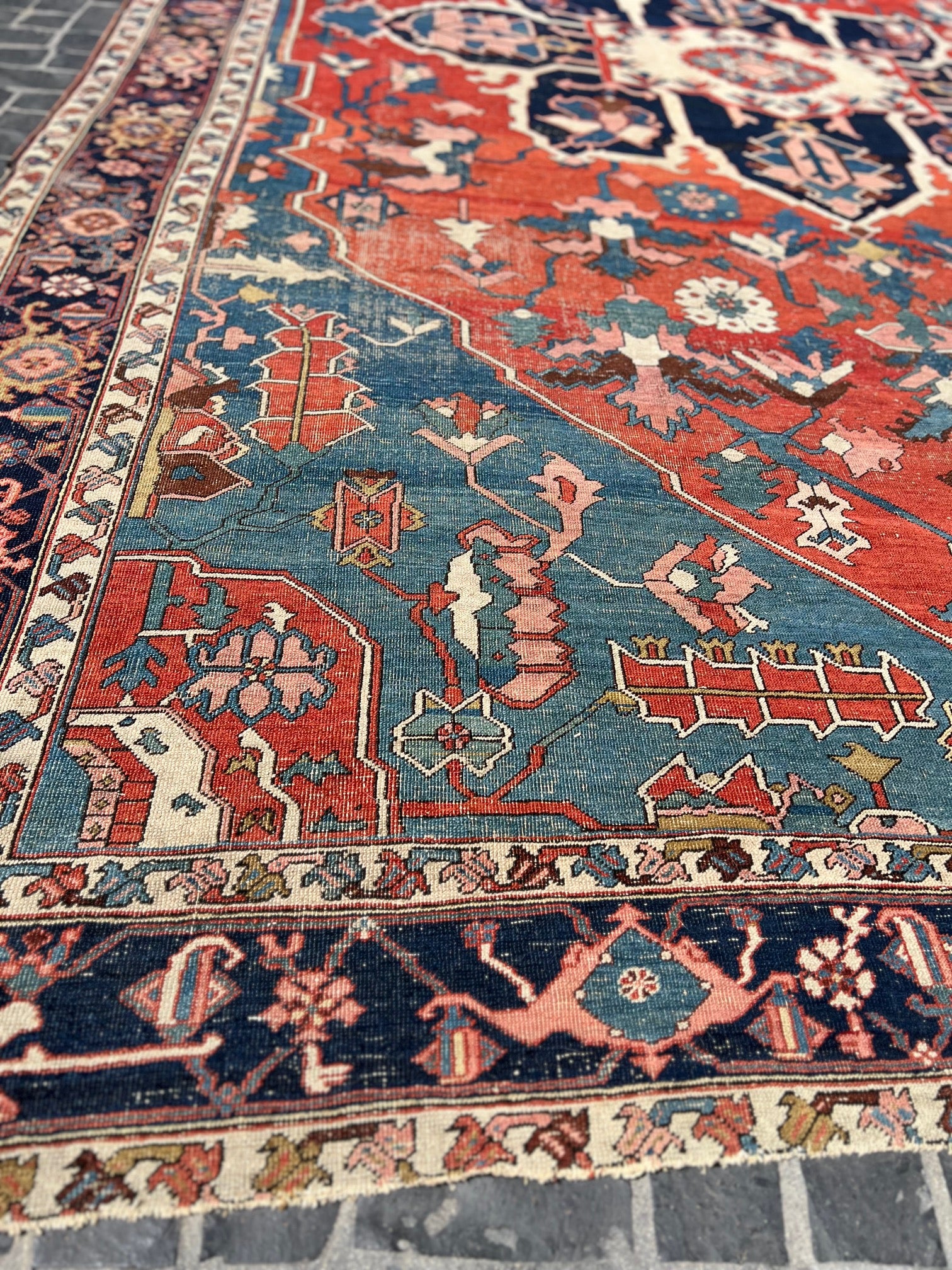 8/825 Antique Geometric Serapi