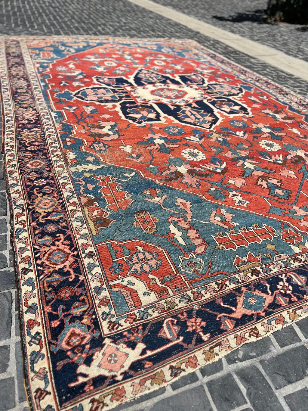 8/825 Antique Geometric Serapi