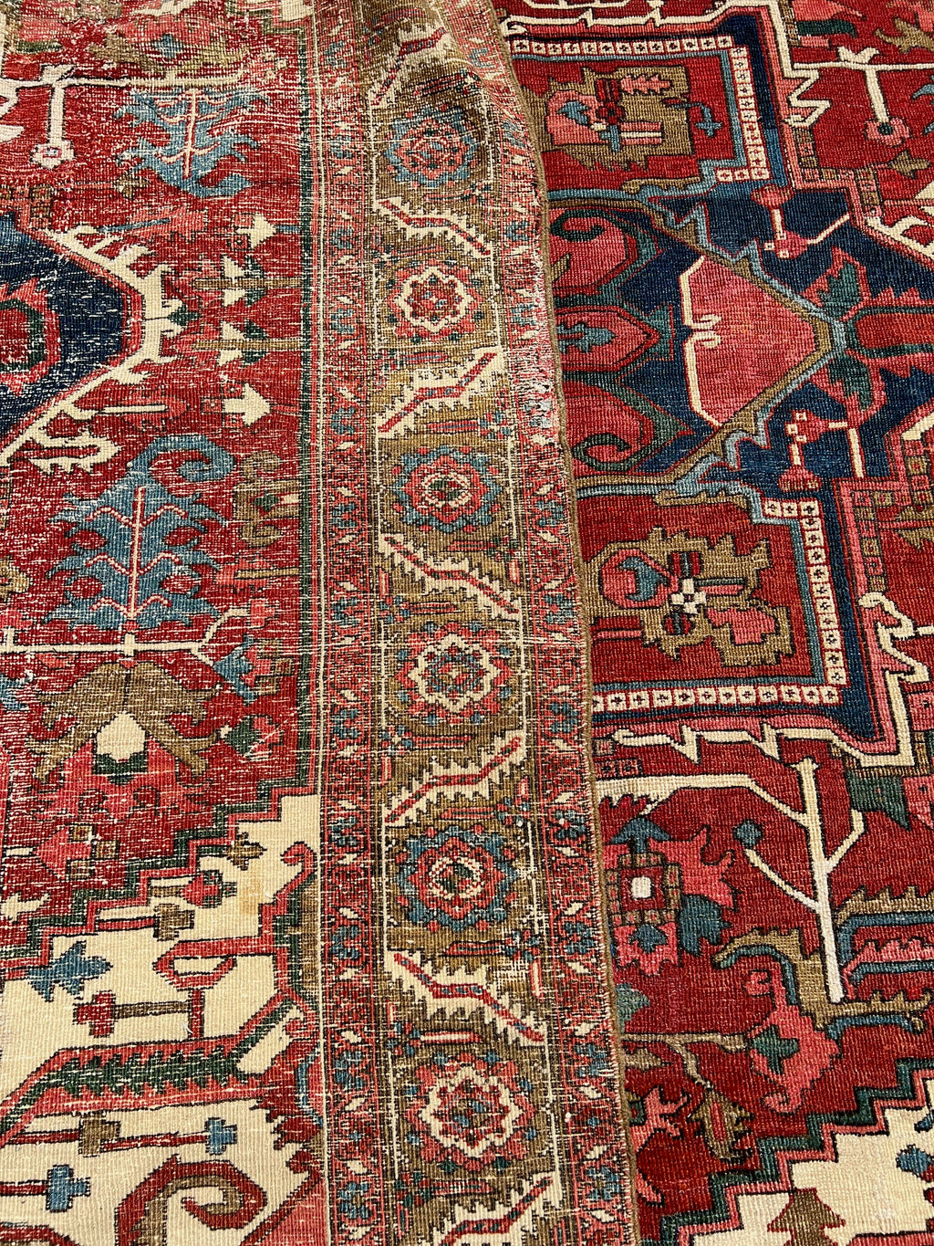 P82525 Antique Iran Heriz 9'10"x9'10"