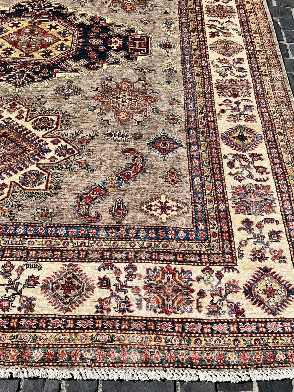 C49/12 Traditional Rug