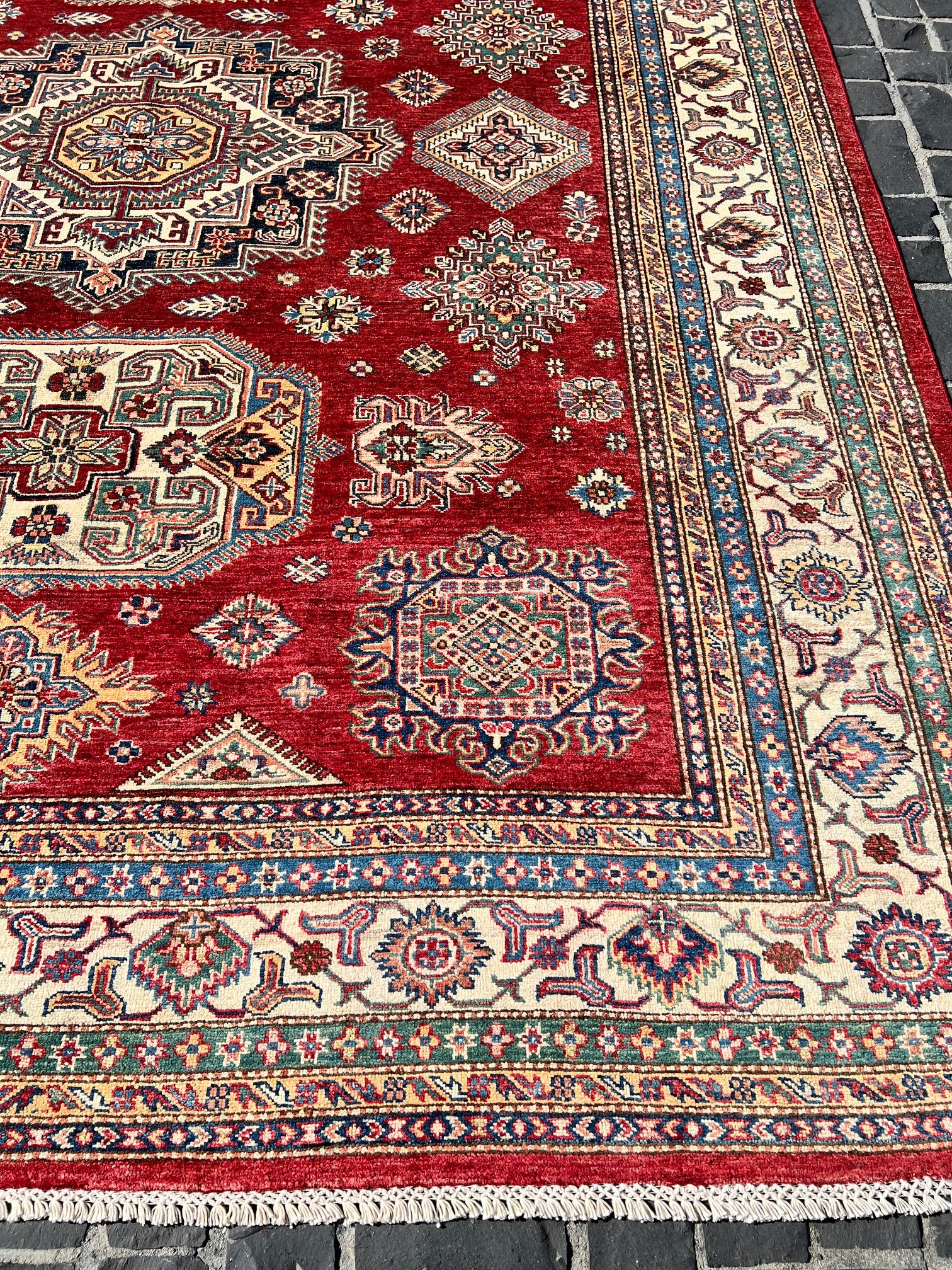 C07/34 Traditional Rug