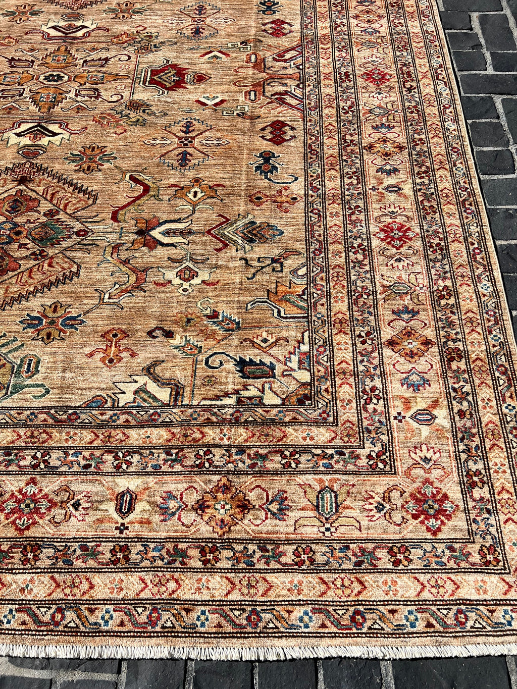C38/392 Traditional Rug