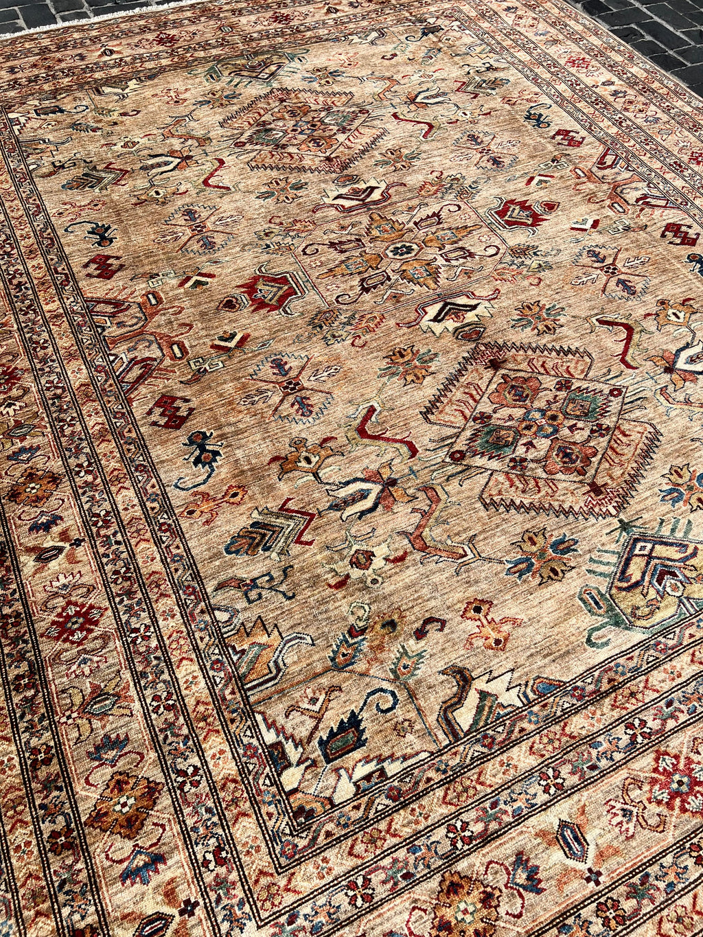C38/392 Traditional Rug