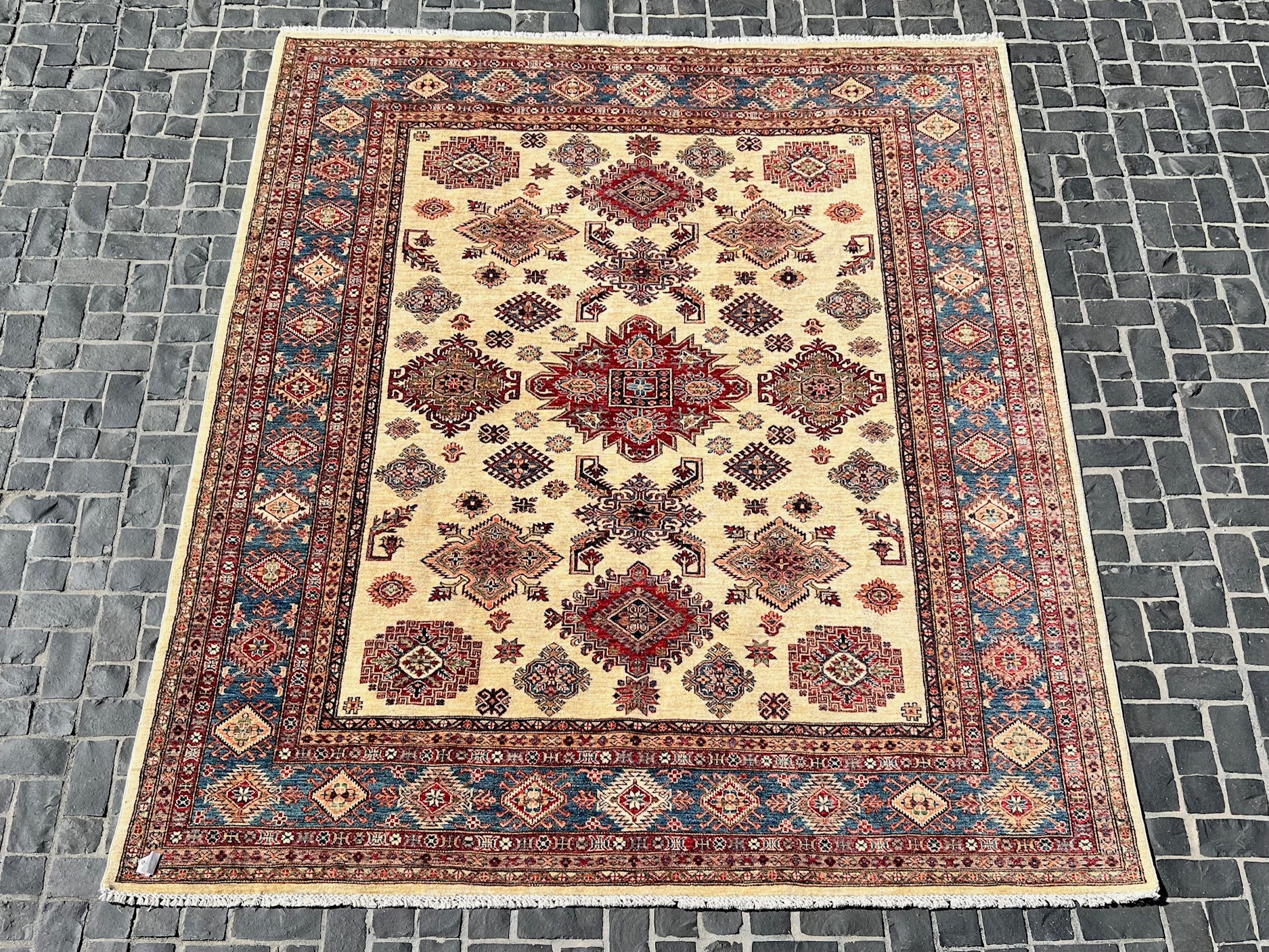 C10/45 Traditional Rug