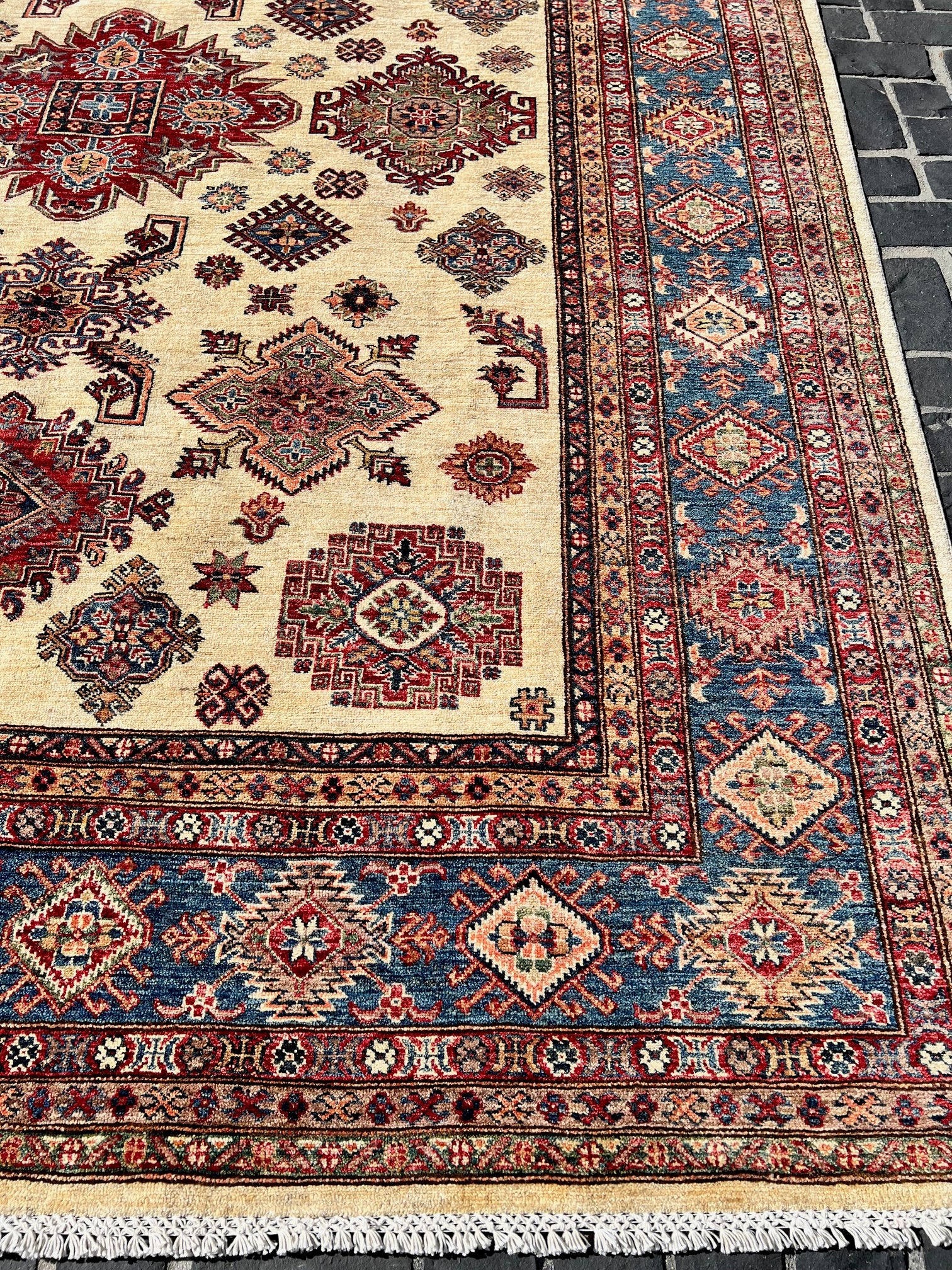 C10/45 Traditional Rug