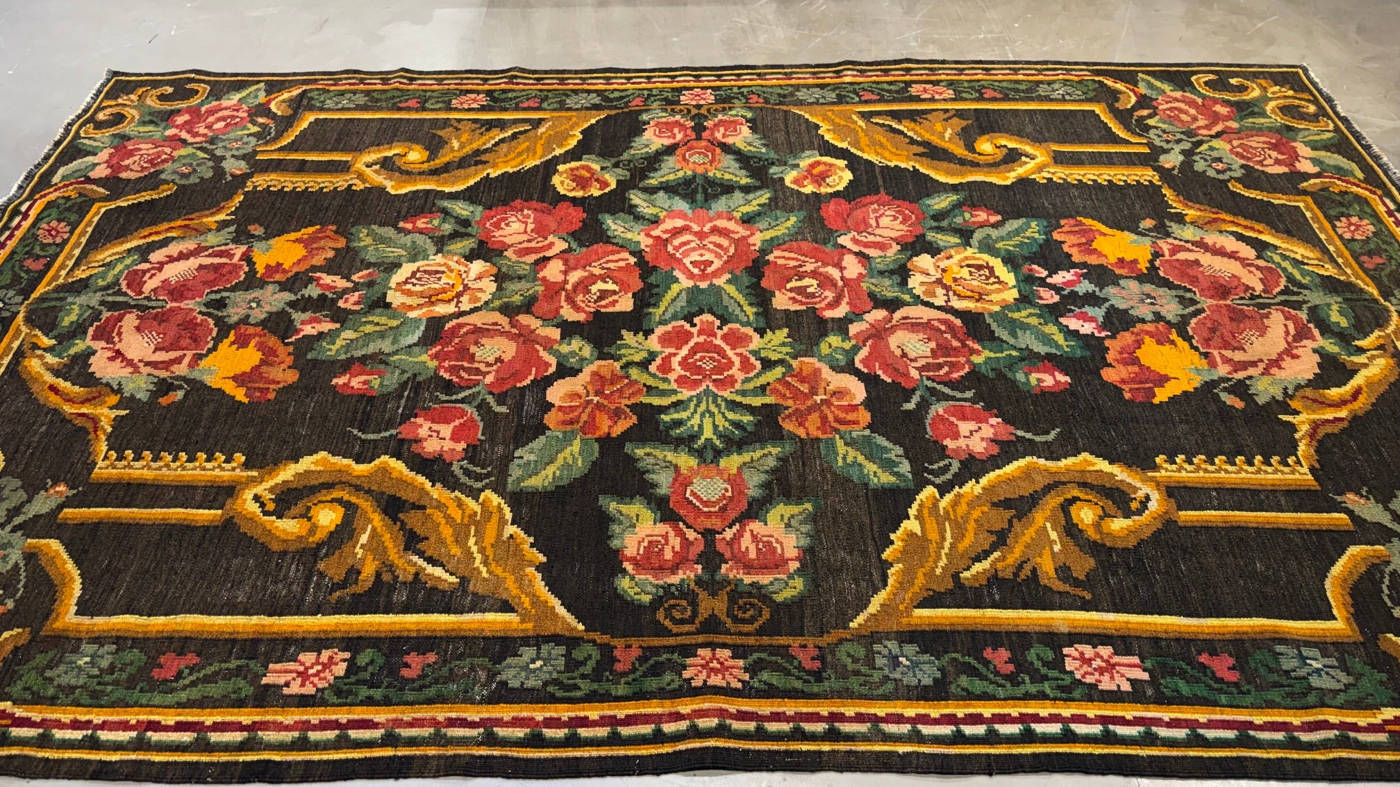37910 Old Kilim 5'11"x9'5"