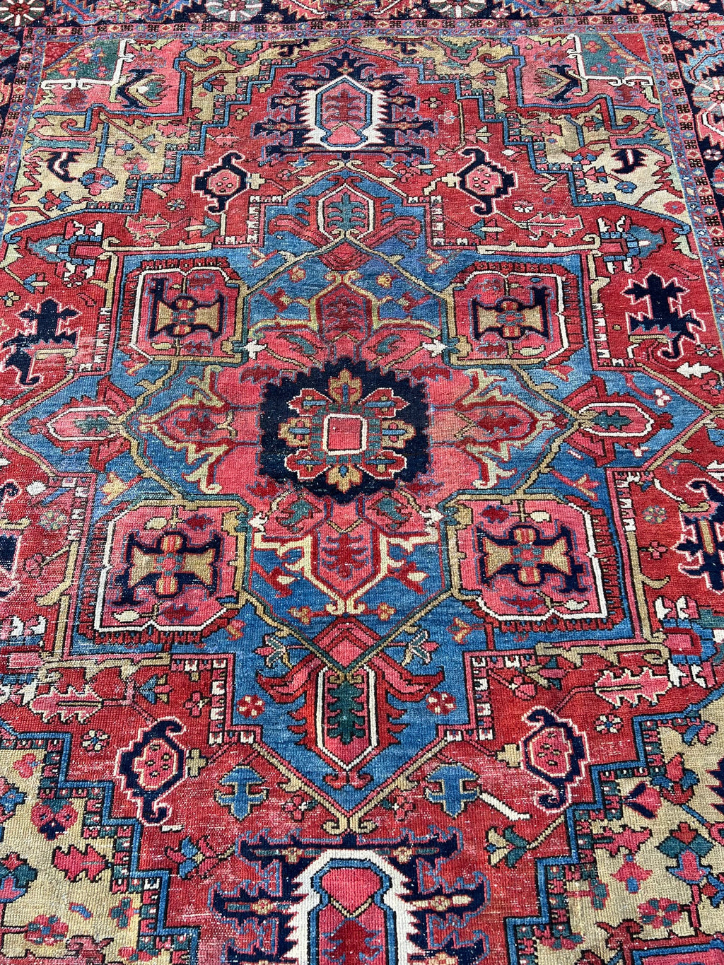 92425 Antique Iran Heriz Karajeh