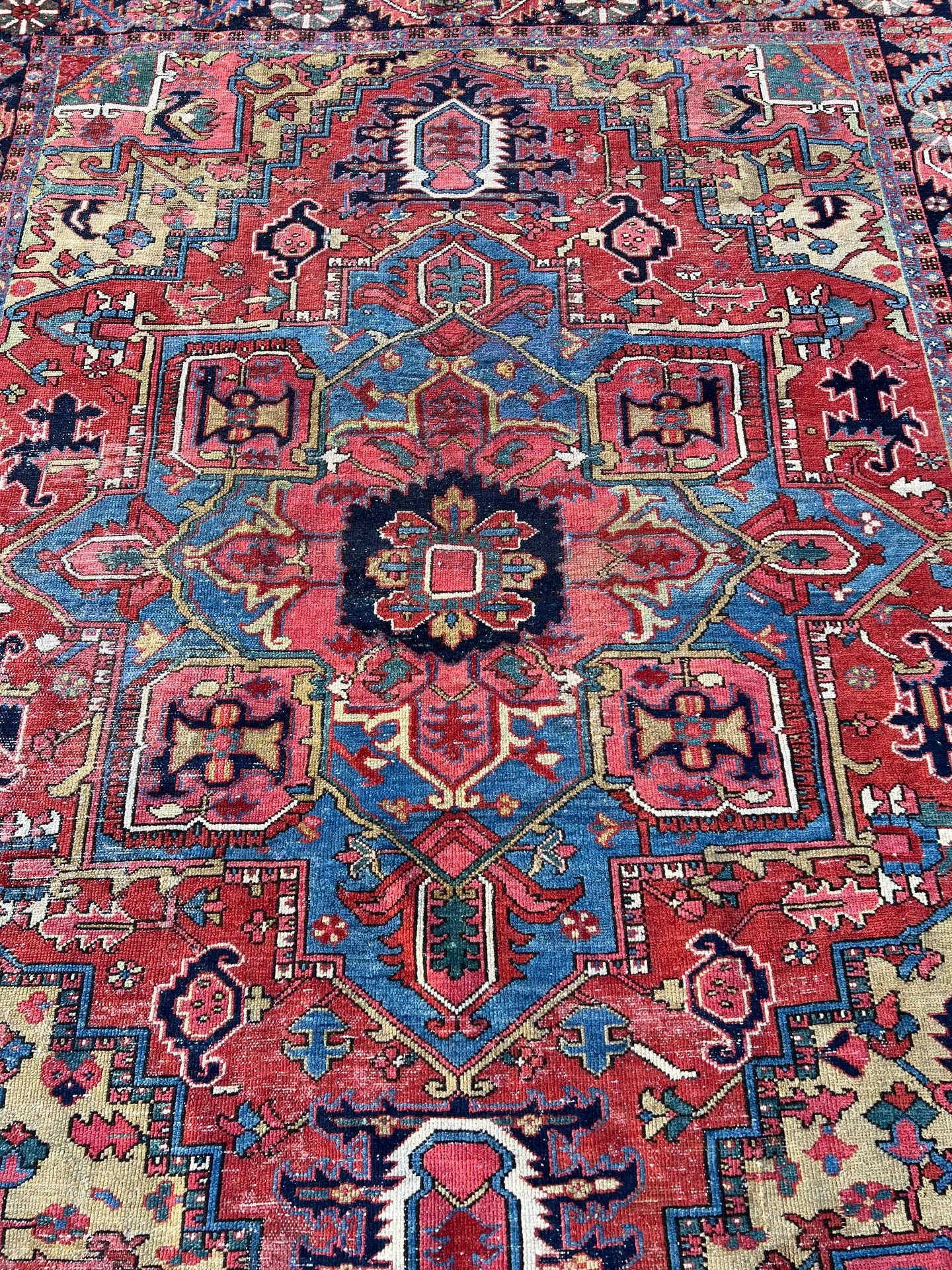 92425 Antique Iran Heriz Karajeh