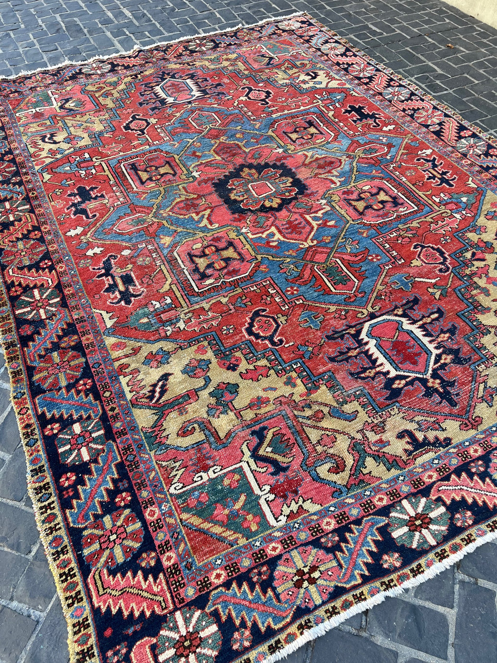 92425 Antique Iran Heriz Karajeh