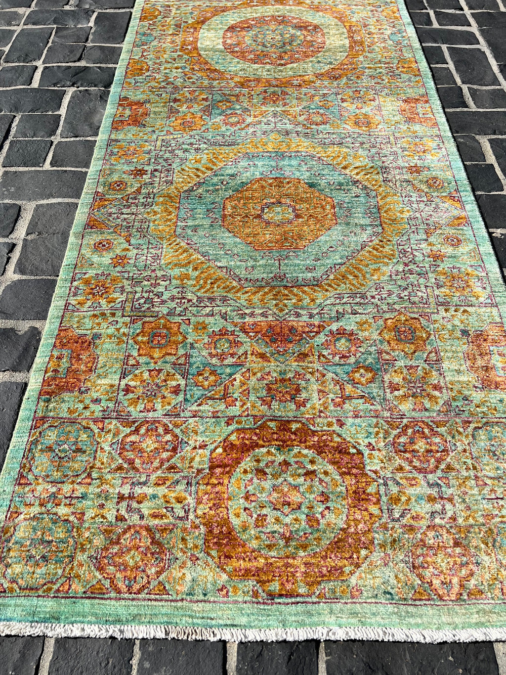 1022/16042 Mamluk Runner