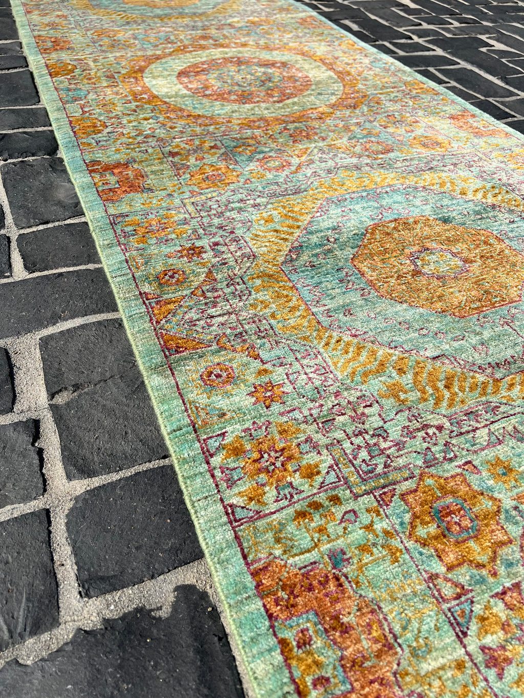 1022/16042 Mamluk Runner