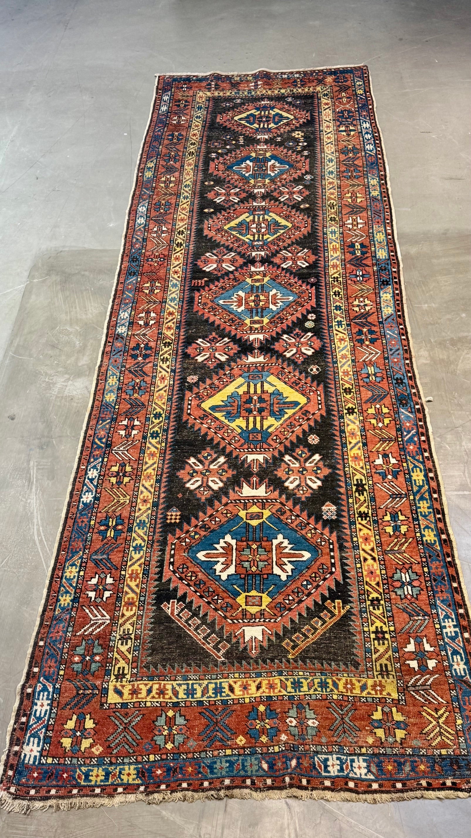 60578 Antique Shirvan 3.08x12.02