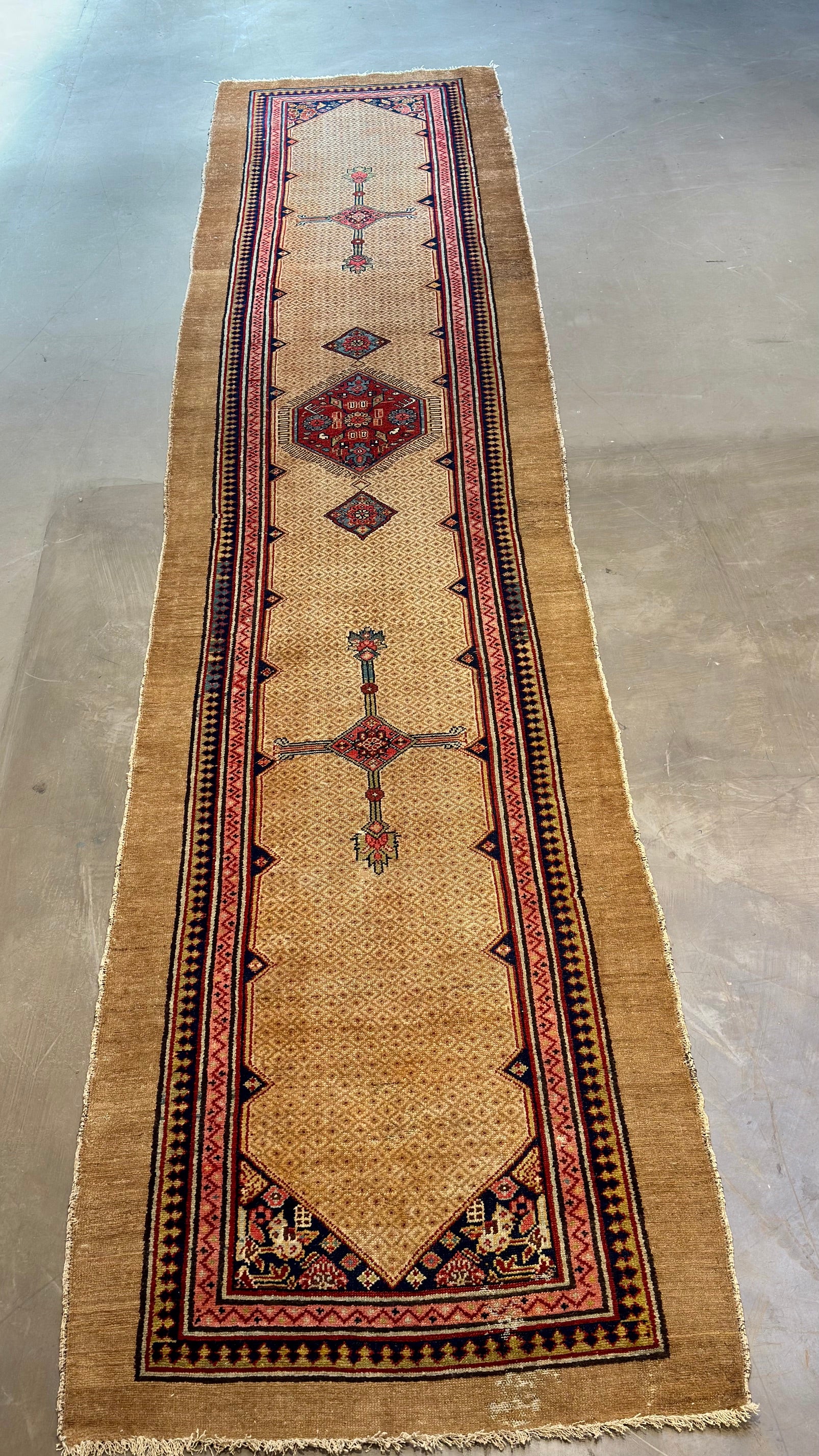 60088B Antique Sarab Runner