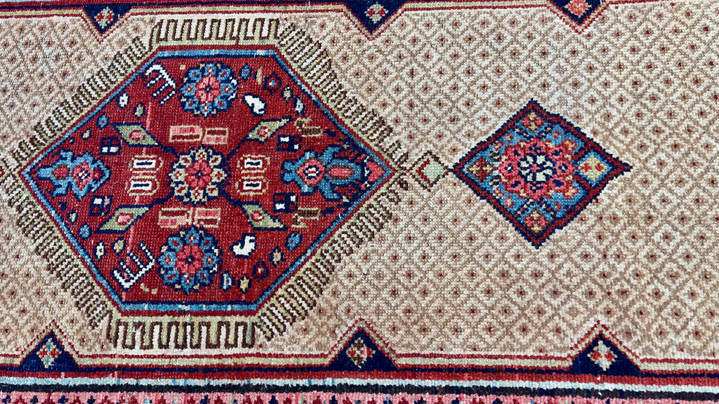 60088B Antique Sarab Runner
