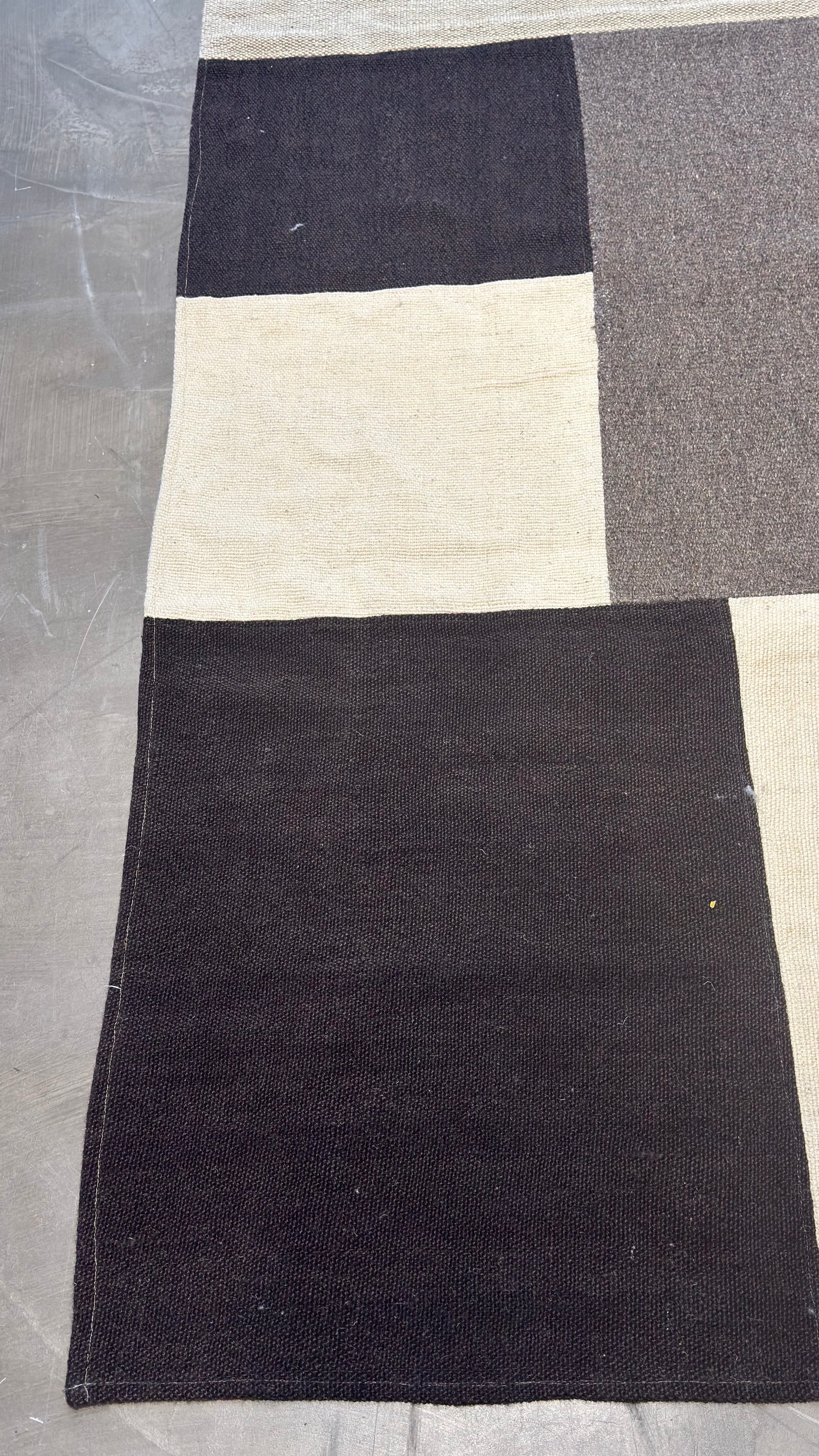 63407B Flatwoven wool runner