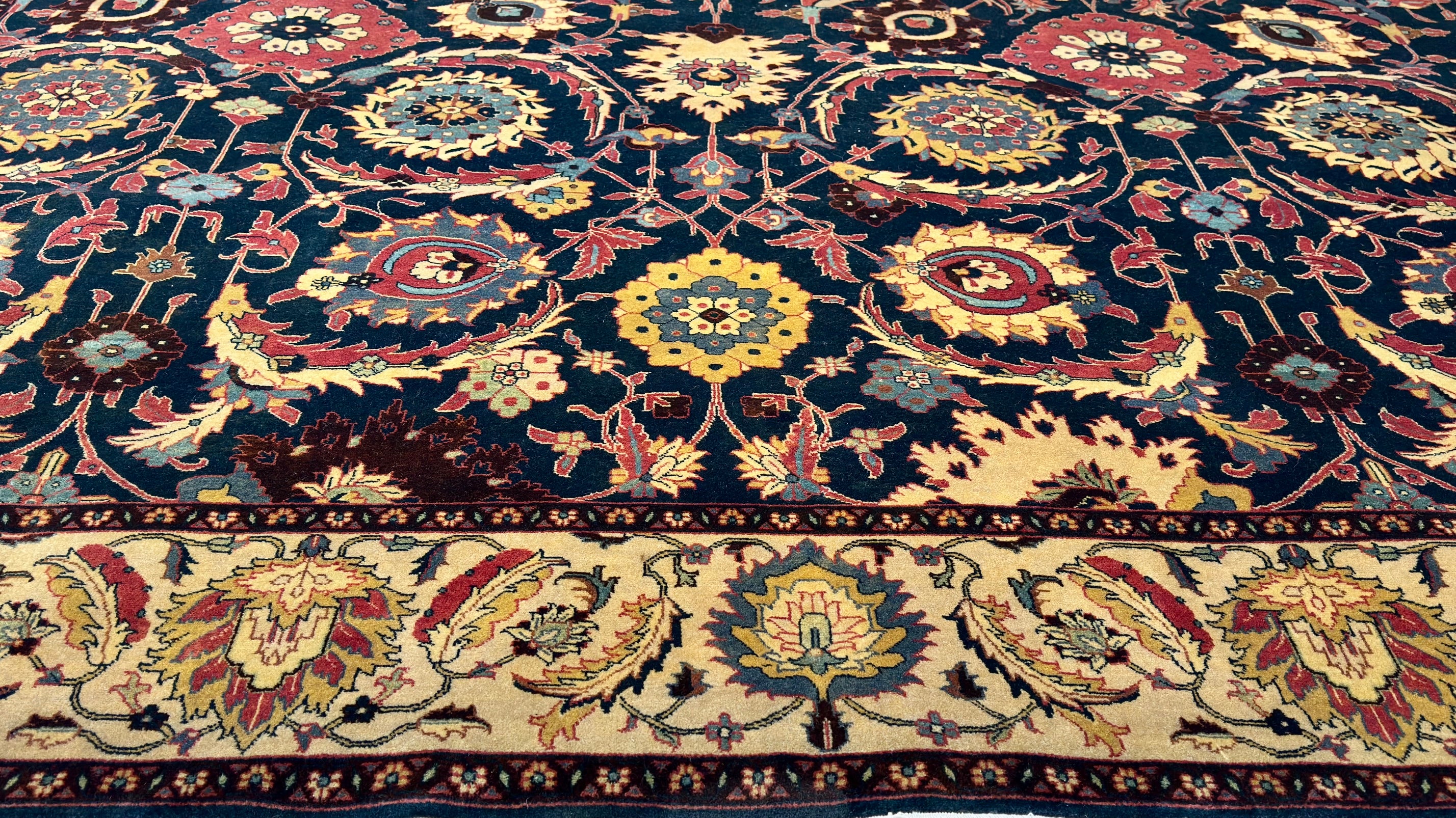 37472 India Sultana Rug
