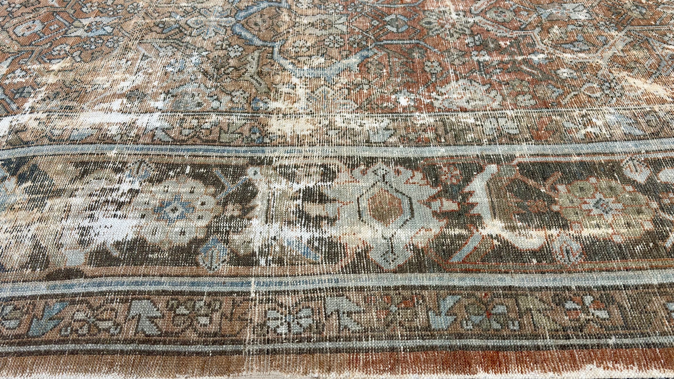 63007 Antique Mahal 7'10" x 12'10"