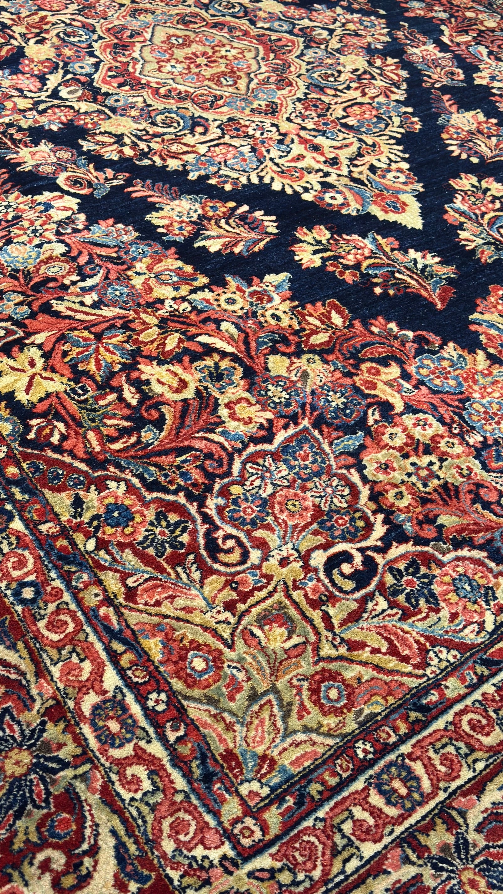 59155 Old Saruk Rug Size 8'5" x 11'7"
