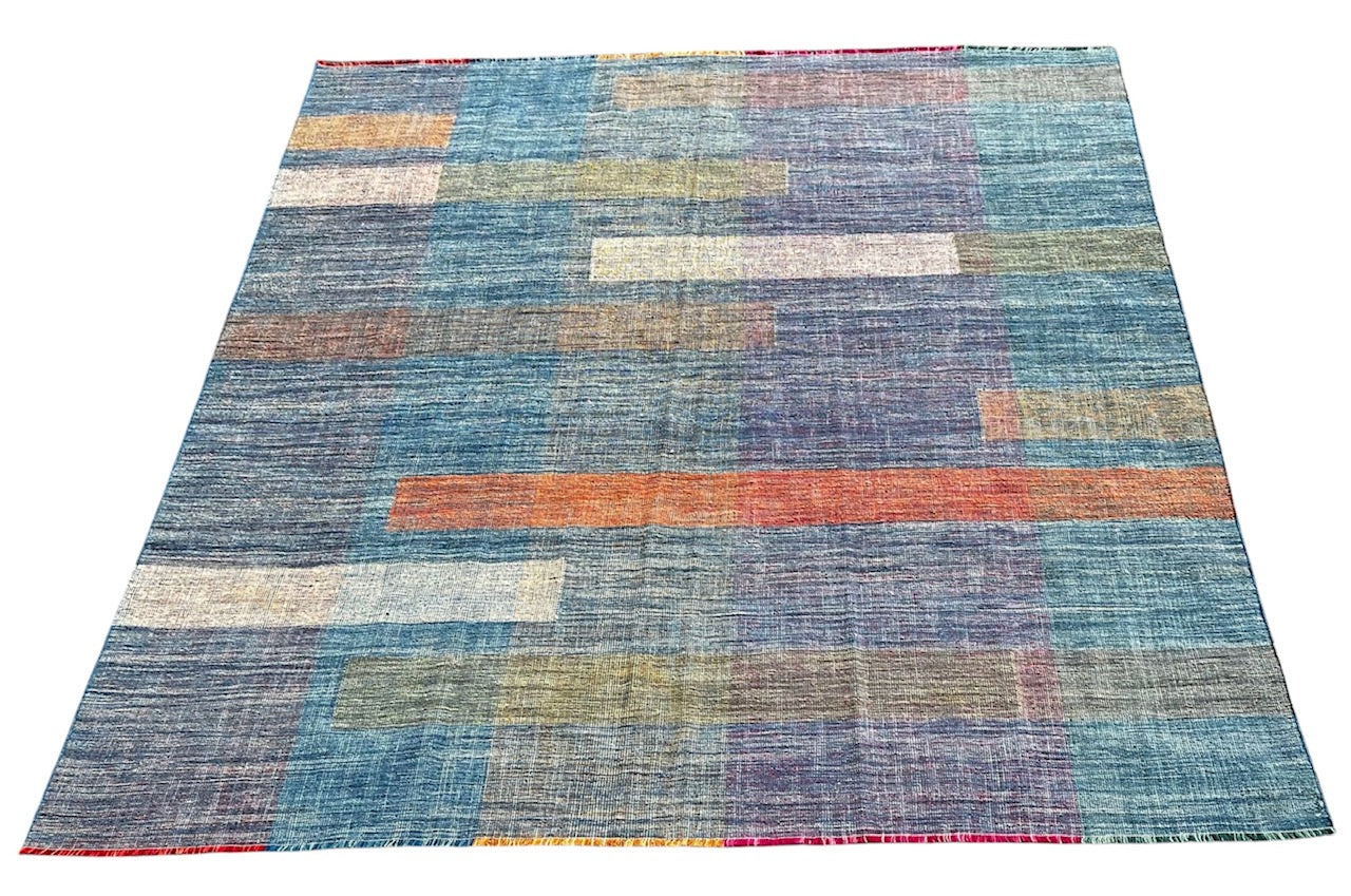 P182600 8'x10' Fine Kilim