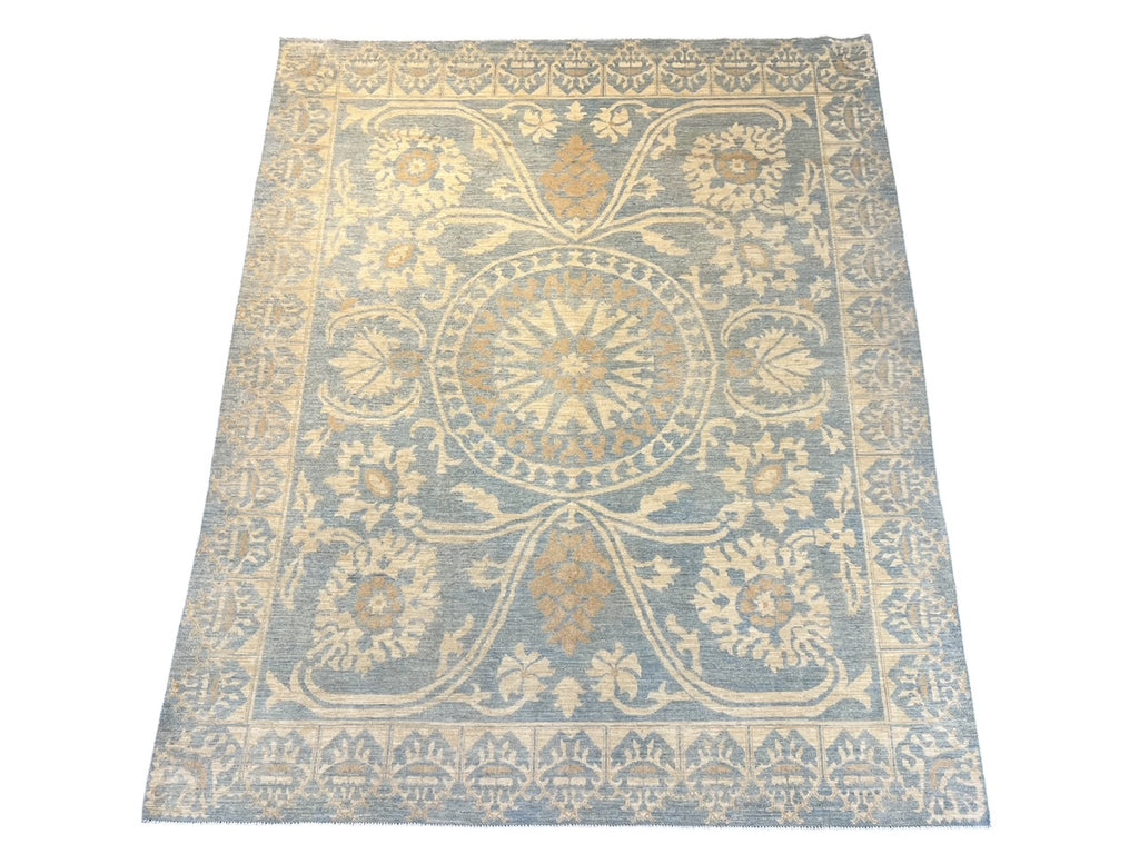 62460 8'x10'4" fine hand knotted wool pile rug