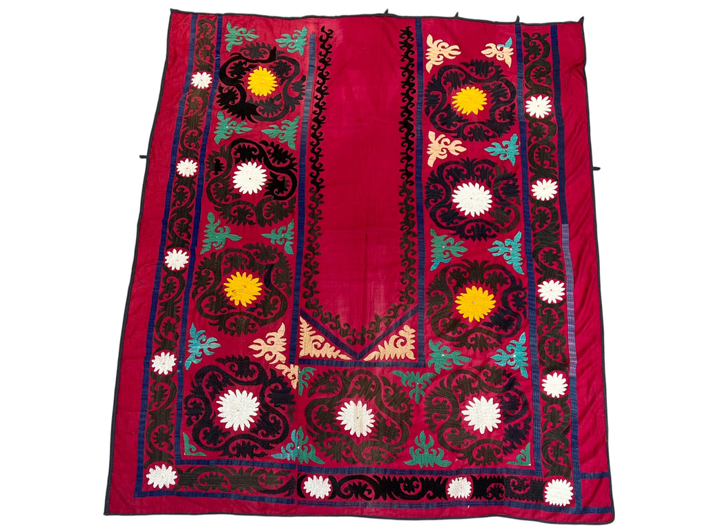 53091 5'4"x6'10" Rare Uzbekistan Suzani