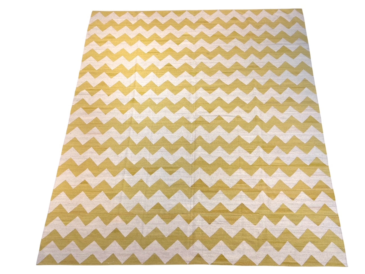57046 10'2"x12'4" Kilim