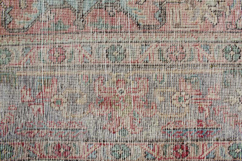 6Y60059 Vintage Persian 6'6" x 9'4"