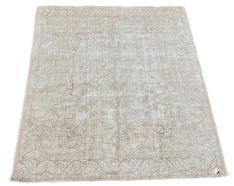 P64600023 Vintage 9'6" x 12'4"