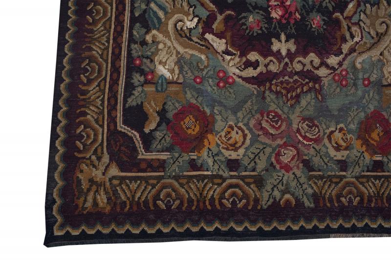 37910  Moldavia Old Kilim 5'9"x9'10"