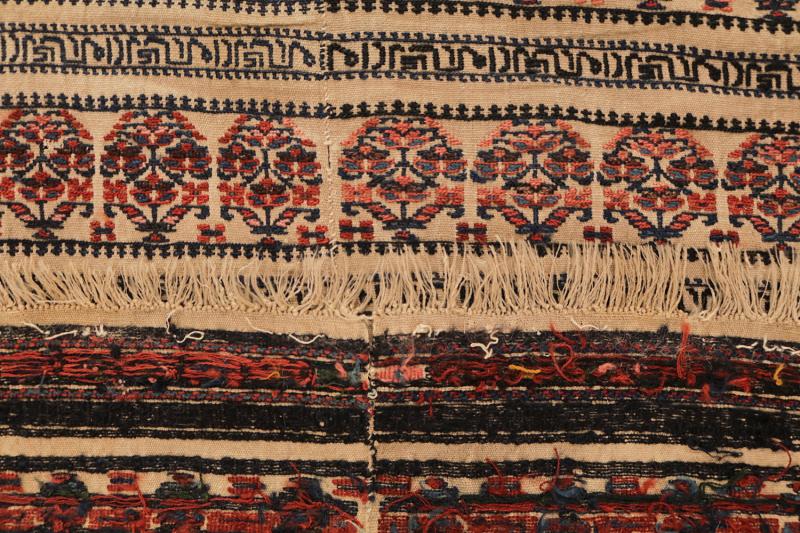 52018 Antique Senneh Horse Cover