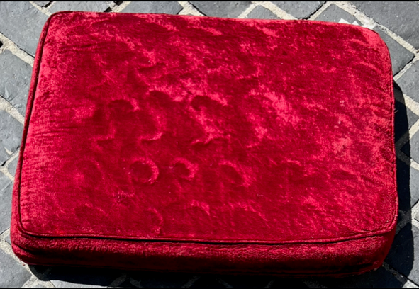 61880 Antique Pillow #10 26"x21"