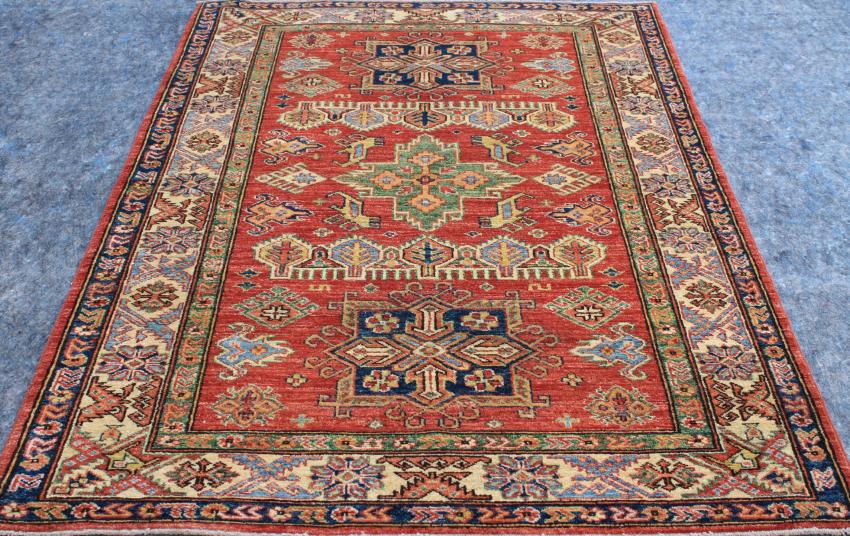 tn850x700-58245 Kazak 4'2x5'11.JPG
